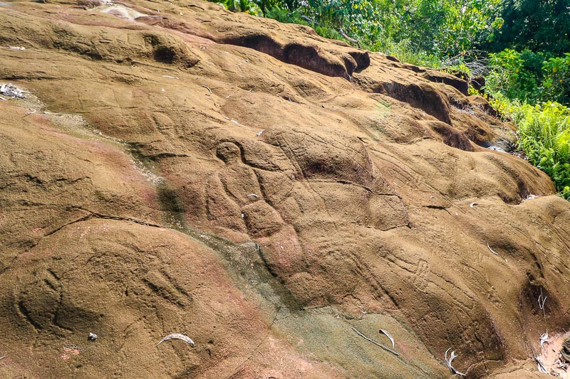 Petroglyphs Pohnpaip