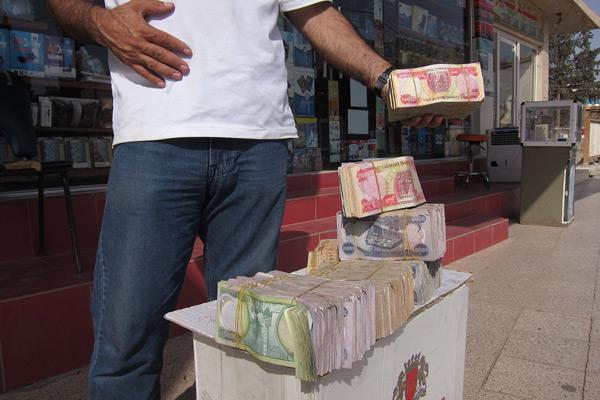 Money changer on the street of Dohuk