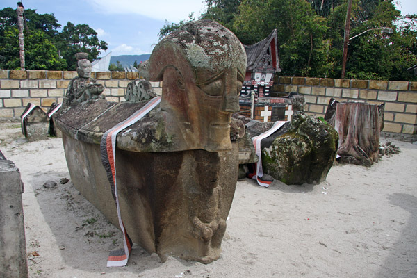 King Sidabutar tomb